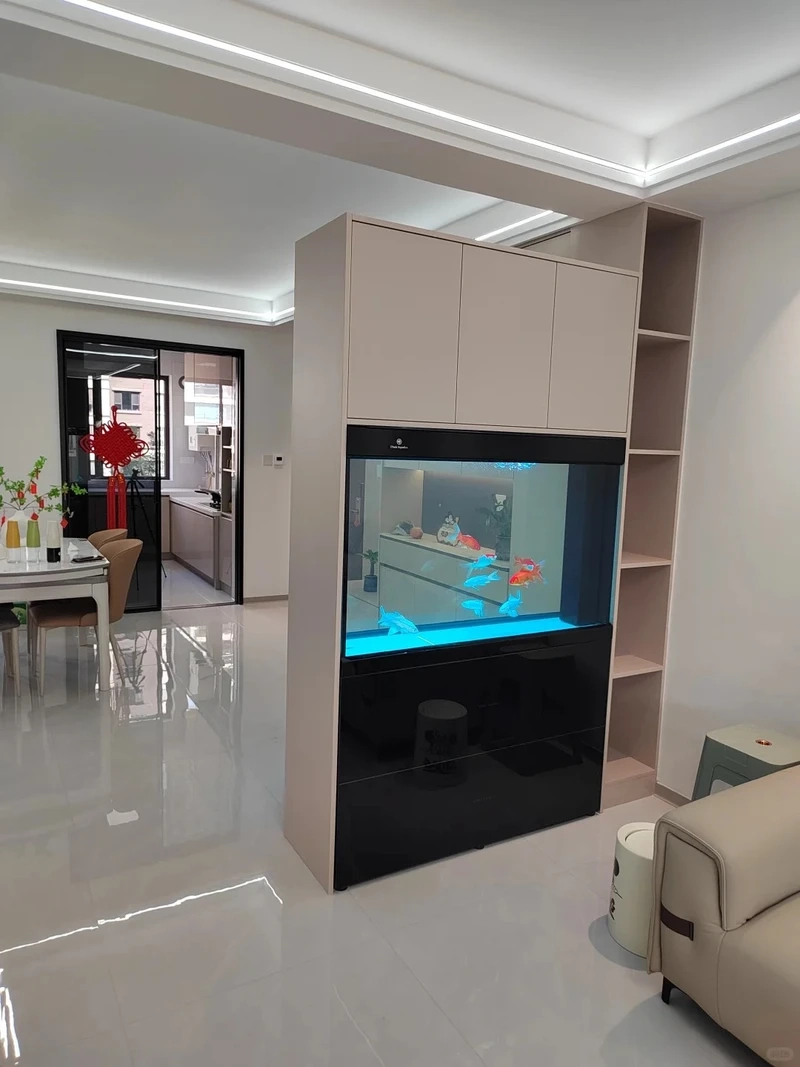 Chiêm ngưỡng bể cá âm tường 3d sống động